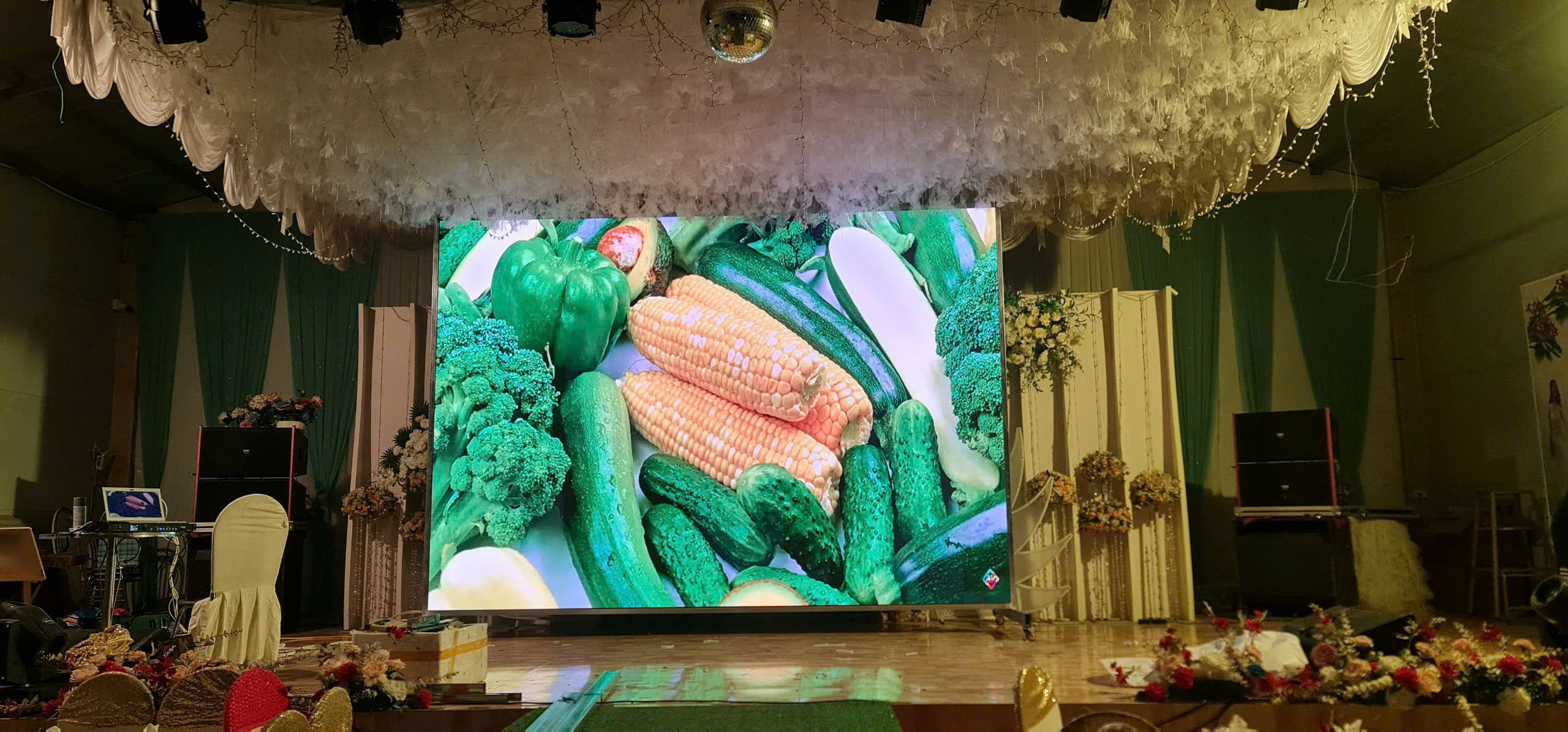 Man-hinh-led-gia-re-Led-link-aia (4)